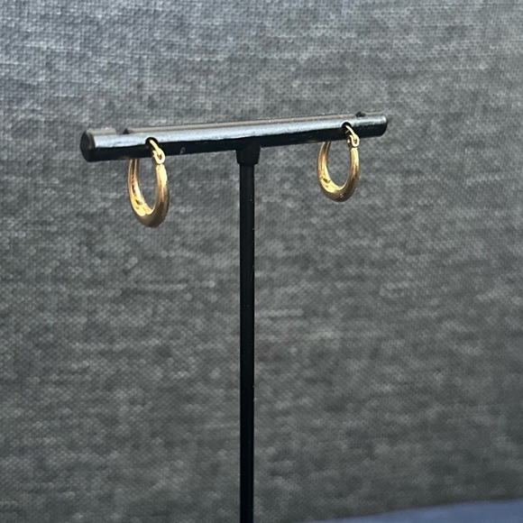 Baby girl’s first hoops